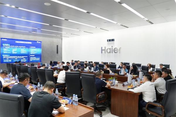 中国14亿部手机已经用上北斗！十五五目标产业规模破1万亿元