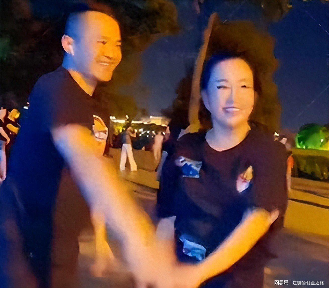 牡丹花下死？古柯再曝刘晓庆猛料，庆奶发声，没把前助理放眼里
