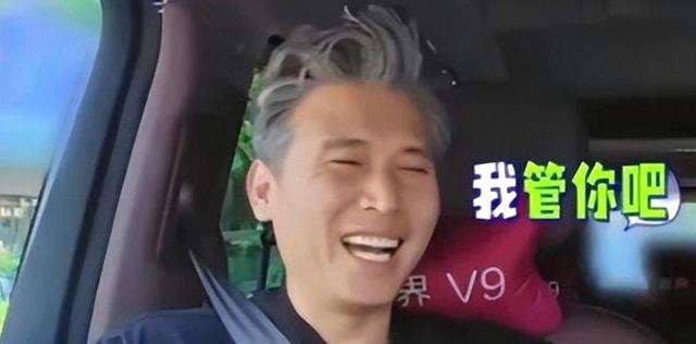 娱记曝李乃文现身日本京都聚餐,全程日语交流疑一家三口同框